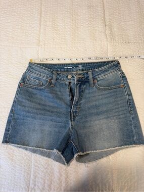 Old Navy Curvy High Rise OG Straight Jean Shorts Size 4